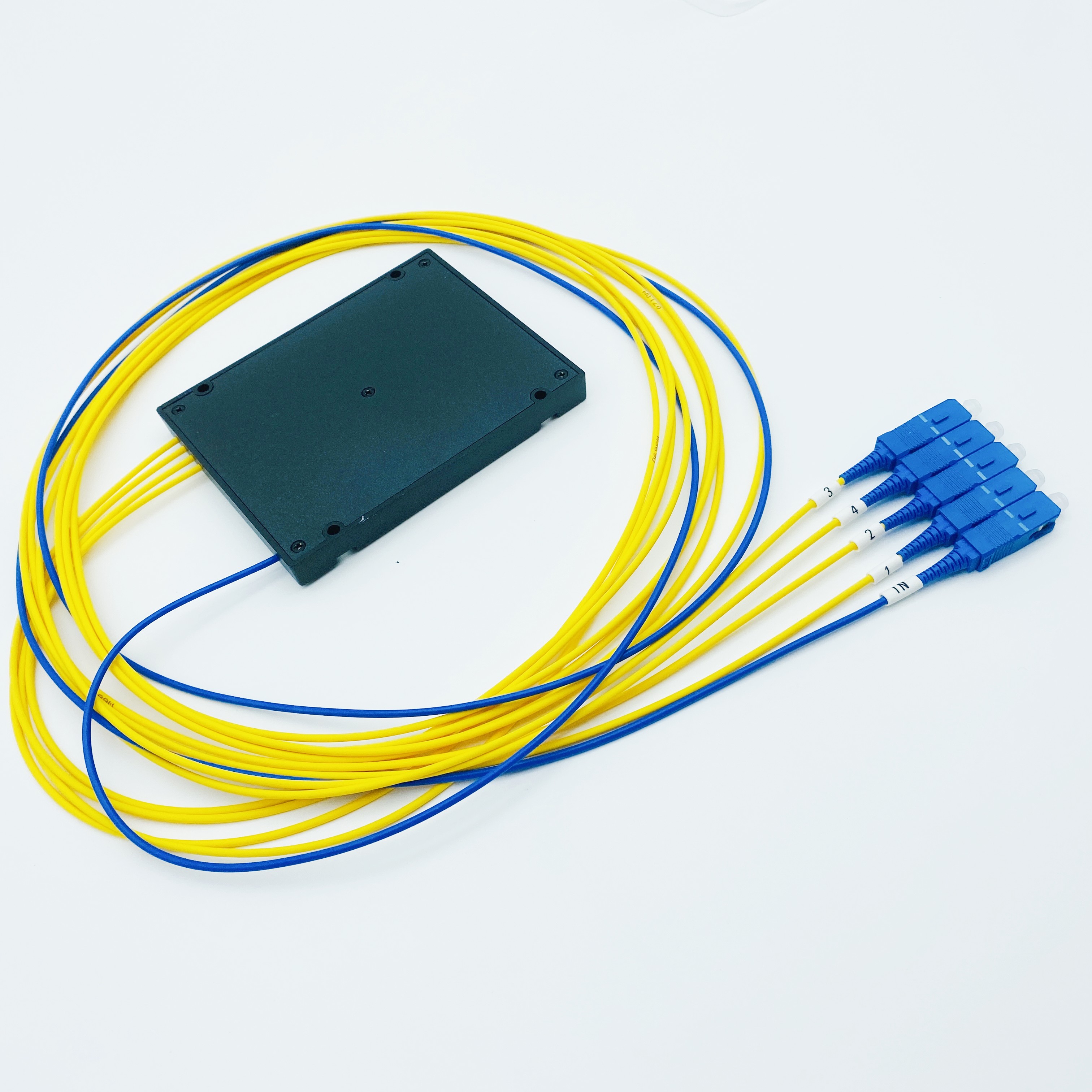 Divisor PLC com guia de conector: SC/APC vs SC/UPC e como evitar perda de incompatibilidade